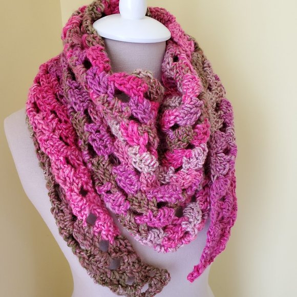 Crochet Seattle Shawl/New - Picture 5 of 6